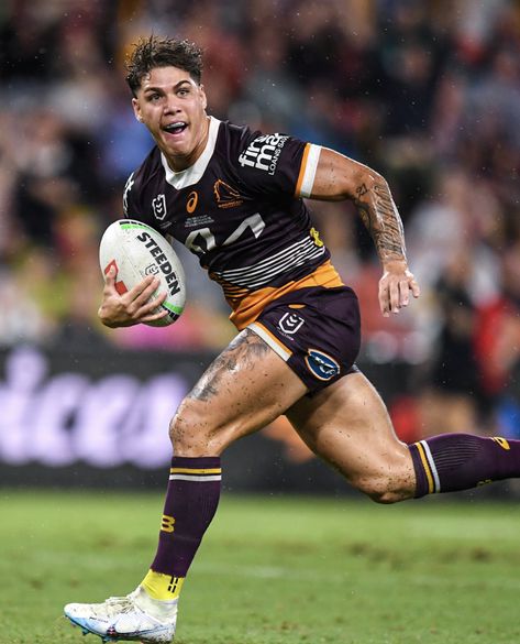 Reece Walsh Broncos, Nrl Cowboys Wallpaper, Nrl Rugby League Wallpaper Broncos, Rugby Wallpaper, Fit Rugby Players, Reece Walsh, Broncos Wallpaper, Broncos Memes, Brisbane Broncos