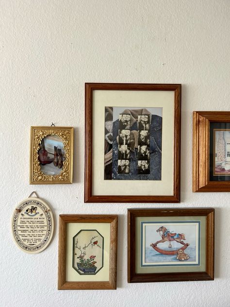 collage wall, vintage, thrifted frames, western, photo strips Collage Wall Vintage, Thrifted Room Decor, Thrifted Room, Wall Collage Vintage, Thrifted Frames, America Photo, Western Photo, Vintage Room Decor, Collage Vintage