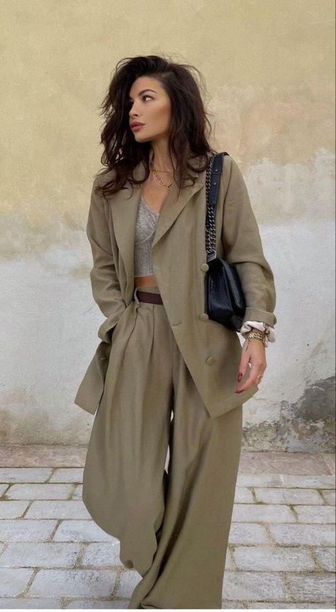 Looks Street Style, Stylish Work Outfits, Pinterest Fashion, Fashion Mistakes, Looks Chic, Grunge Style, Style Mistakes, Professional Outfits, Suit Fashion