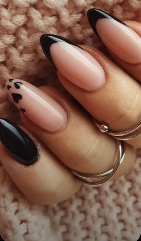 Black With Hearts Nails, Black Hearts On Nails, Acrylic Nail Designs Almond Shape, Nagellack Trends, Spring Nail Designs, Her Nails, Spring Nail, Fancy Nails, Chic Nails