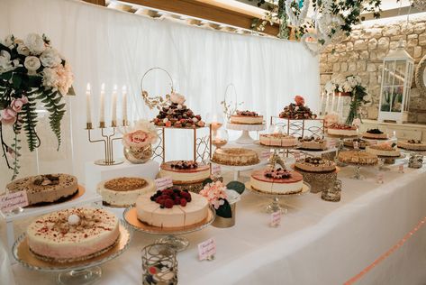 Wedding Dessert Table Cheesecake, Wedding Desserts Cheesecake, Mini Cheesecakes Wedding Display, Cake Station Wedding, Cheesecake Bar At Wedding, Cheesecake Bar Wedding Ideas, Cheesecake Station Wedding, Cheesecake Bars Wedding, Cheesecakes For Weddings