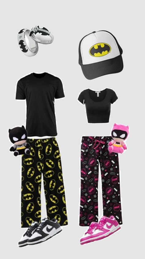 I love freaking batman Batman Pjs Couple, Matching Batman Pajamas, Matching Pjamamas Couples, Bf And Gf Matching Pjs, Couple Pajamas Aesthetic, Friends Pjs, Batman Pjs, Matching Pjs For Couples, Couple Pjs