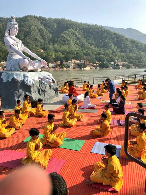 Morning Pooja at Rishikesh #Uttarakhand Rishikesh India Pictures, Manifest Moodboard, India Places, Hari Om, Yoga India, Rishikesh Yoga, Yoga Images, Yoga Festival, Paradise Travel