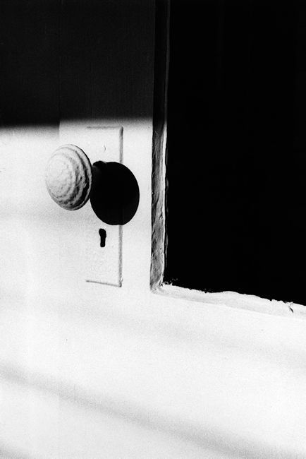 From the exhibition Nude and Recent Work, 2007-2008 © Ralph Gibson Ralph Gibson, Surrealism Photography, Shadow Play, Famous Photographers, Bioshock, White Photos, Contemporary Photography, Photographic Art, Photography Tutorials