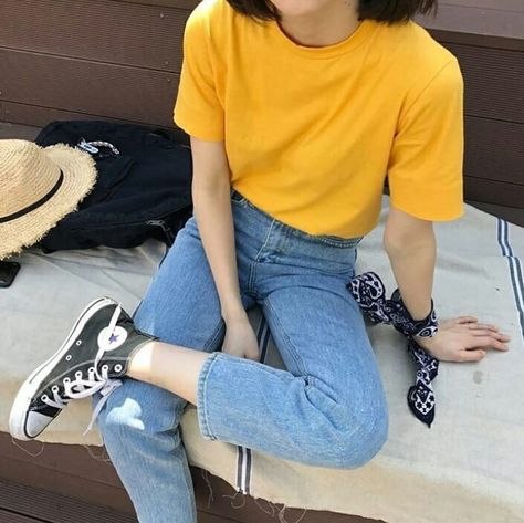 Yellow T Shirt Outfit, T Shirt Outfit Aesthetic, Yellow Clothes, T Shirt Outfit, Yellow Shirt, Yellow Outfit, Tumblr Outfits, Yellow T Shirt, Yellow Shirts