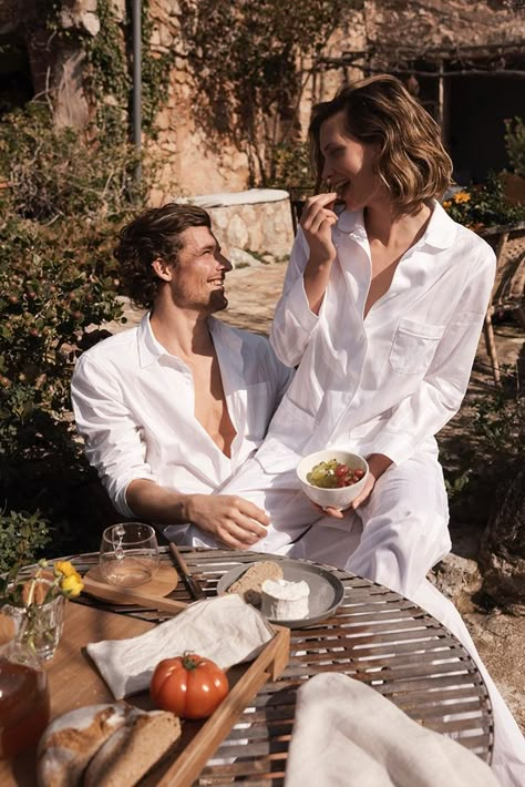 Zara Home Loungewear 2017 Spring / Summer Lookbook William Aesthetic, Couple Pyjamas, American Top Model, Spring Home Decor Ideas, Chef Food, Elegant Couple, Ideas For Couples, Summer Lookbook, Photo Couple