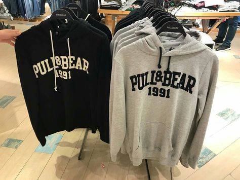 Pull Bear Hoodie, Pull And Bear Hoodie, Atm Bank, Bear Sweater, Before Running, Pull And Bear, Bear Hoodie, Pull N Bear, Hoodie Jacket