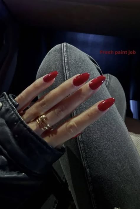 Looking for the current nail trends of fall 2023? I got the latest scoop of all the trending fall nail designs that are taking over Tiktok and Instagram. I'm trying #6 tomorrow! September nails | fall aesthetic nail inspo | Back to school nails | autumn aesthetic #fall #nails Affluent Woman Aesthetic, Red Nails Colors Shades, Nail Story Instagram, Budapest Nails, Finsta Pfp Aesthetic, New Nails Instagram Story, Nails Story Instagram Ideas, Nail Photo Ideas Instagram, Red Nail Aesthetic