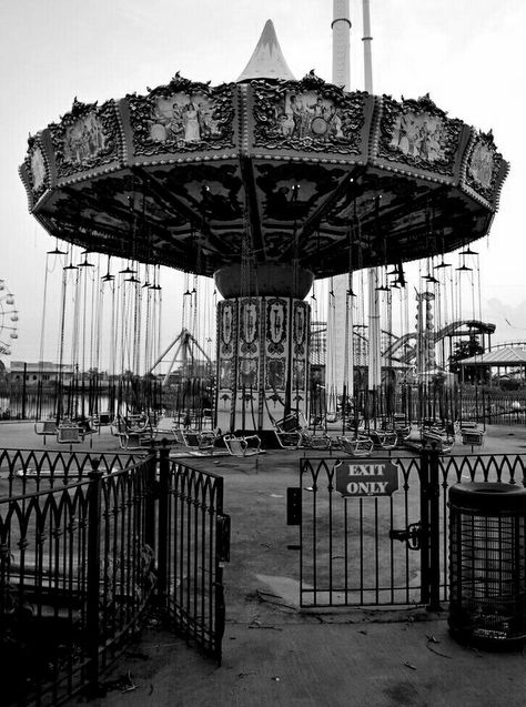 Deserted funfair in New Orleans. Affair Aesthetic, Punk 57 Aesthetic, Circus Jester, Hanging Out Aesthetic, Misha Lare Grayson, Pike Lawson, Jordan Hadley, Punk 57 Penelope Douglas, Misha Lare