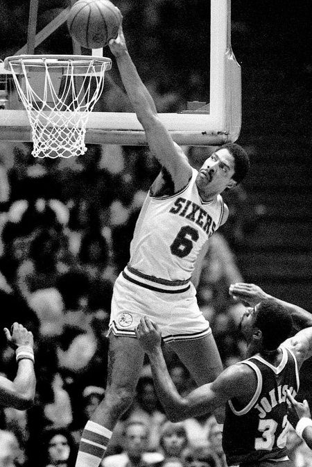 Winning Time, Julius Erving, Basket Nba, Vintage Nba, Basketball Photography, Dr J, Nba Legends, Nba Pictures, Basketball Art