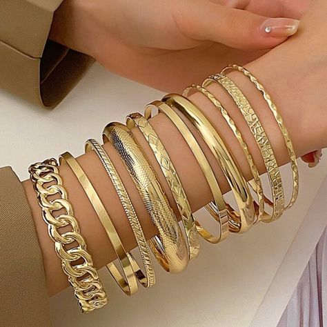 Western Bohemian Style, Vintage And Minimalist, For Daily Wear By Men And Women Bangles For Western Wear, Western Bangles, Gold Bangles Design Daily Wear Latest, Gold And Silver Wedding, Indian Dresses For Women, Western Bohemian, Super Nails, Cute Lazy Day Outfits, Wedding Banquet