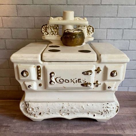 McCoy Cookie Jars That Are Highly Collectible | Heirlooms at Home Norwegian Waffles, Vintage Cookie Jars, Duck Cookies, Mccoy Cookie Jars, Owl Cookie Jar, Collectible Cookie Jars, Owl Cookies, Apple Cookies, Waffles Maker