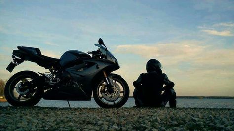 Nice Motorcycle Wallpaper Laptop, Bike Baby, Couples Hidden Face Pics, Biker Photography, Baby Bike, Motorcycle Aesthetic, Motorcycle Wallpaper, Biker Aesthetic, Motorcycle Men