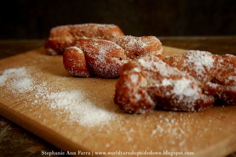 1856 Civil War Era Cruller Recipe | World Turn'd Upside Down Cruller Recipe, Crullers Recipe, Victorian Recipes, Era Medieval, Colonial Recipe, Historical Food, French Crullers, Medieval Recipes, Food History