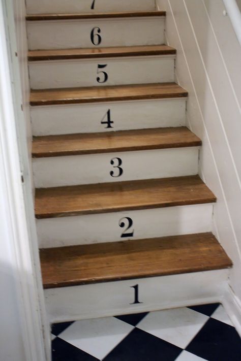 numbered stairs holly mathis interiors via a-case-of-the-mundays_blogspot Basement Steps, درج السلم, Stairs Workout, Architecture Restaurant, Painted Staircases, Porch Paint, Attic Stairs, Painted Stairs, Wooden Stairs