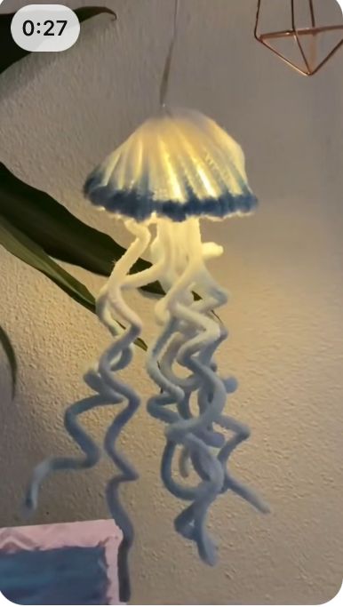 Fish Lights, Jelly Fish, Pipe Cleaner, Jellyfish, Sea Life, Clay Crafts, Jelly, Fish, Anime