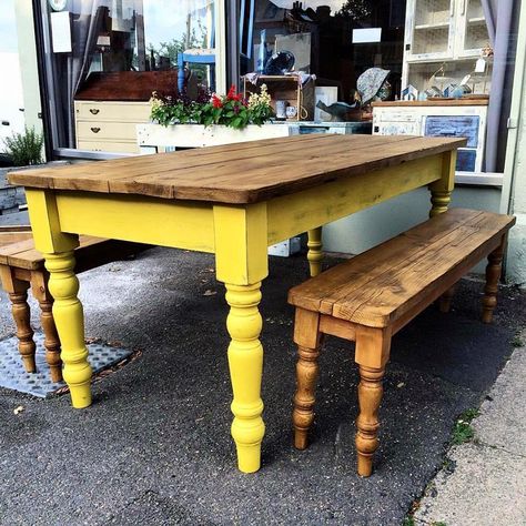 Dining Table Storage, Ideas Comedor, Carport Ideas, Colourful Decor, Painted Dining Table, Floor Boards, Bench Legs, Rustic Wooden Table, Chalk Painting