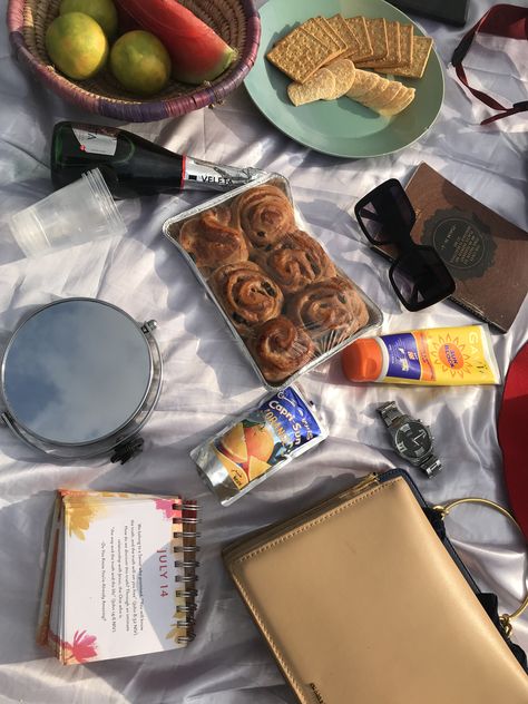 Nigerian picnic date on a budget Nigerian Picnic, Dates On A Budget, Picnic Ideas, Picnic Date, Low Budget, Healthy Eats, On A Budget, Dates, Budgeting