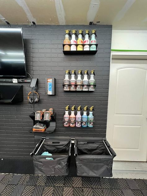 Car Detailing Garage Organization, Detaling Car Garage, Detail Garage Ideas, Car Detailing Setup, Car Wash Design Ideas, Auto Detailing Garage Ideas, Car Detailing Garage Ideas, Carwash Ideas Design, Detailing Garage Ideas