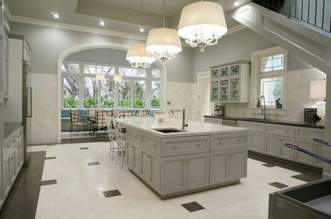 The house "Kappa Kappa Tau." Kappa Kappa Tau House, Scream Queens House, Bamboo Counter, Kappa Kappa Tau, Kitchen Island Tops, Stairs In Kitchen, Grey Kitchen Island, Sorority House, Stair Decor