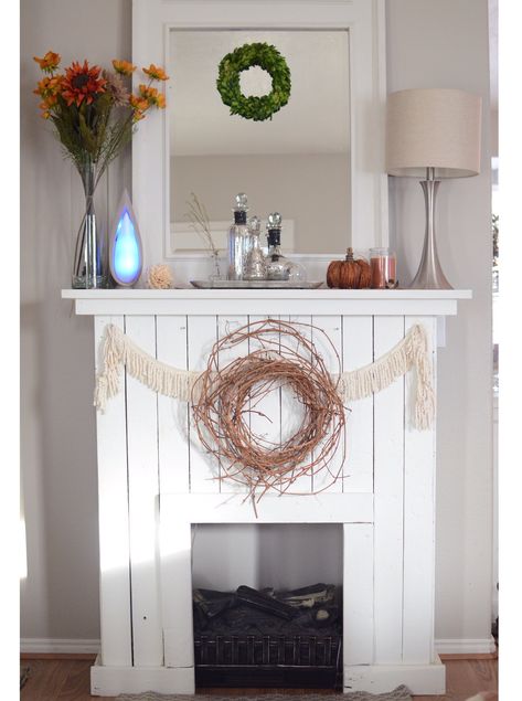 DIY Pallet Fireplace/Mantle - Noni's House Faux Foyer, Pallet Fireplace, Faux Fireplace Mantel, Fireplace Mantel Ideas, Diy Faux Fireplace, Faux Mantle, Ikea Lack Shelves, Faux Fireplace Mantels, Diy Mantel