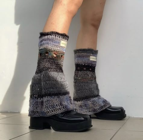 Flared Leg Warmers, Crochet Leg Warmers, 가을 패션, The Shape, Diy Crochet, Crochet Designs, The Other Side, Leg Warmers, Crochet Clothes