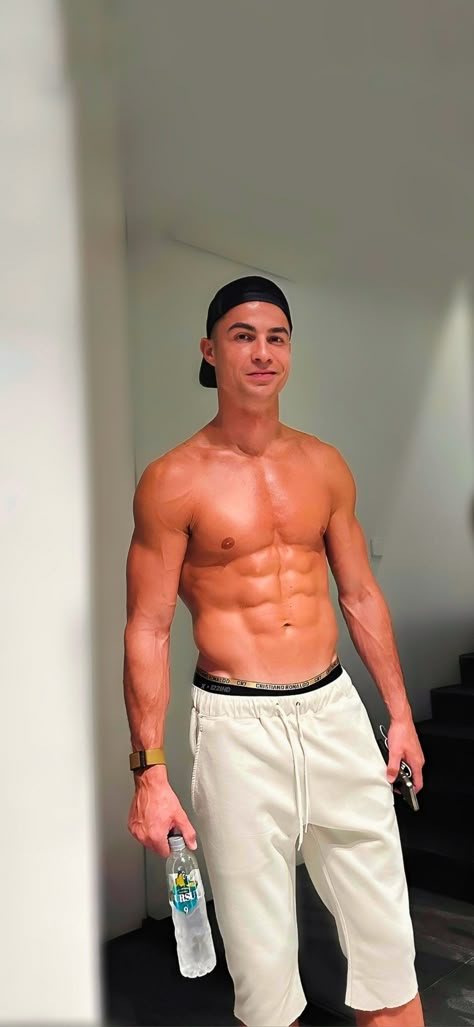 Ronaldo Shirtless, Cristiano Ronaldo Training, Cristiano Ronaldo Shirtless, Ronaldo Style, Cristiano Ronaldo Body, Cristiano Ronaldo Young, Cristiano Ronaldo Style, Ronaldo Photos, Cristiano Ronaldo Juventus