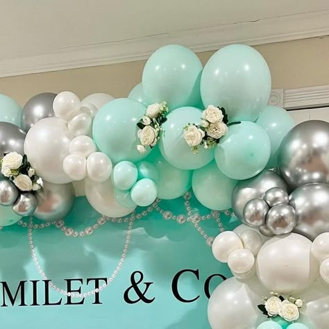 ✨𝒮𝒾𝓂𝓅𝓁𝓎 𝑀𝒶𝑔𝒾𝒸 𝐸𝓋𝑒𝓃𝓉𝓈✨ on Instagram: "Breakfast at Tiffany’s inspired balloon garland 🤍 • • • • • • #breakfastattiffanys #bacheroletteparty #nyballoons #nycballoons #nyparty #breakfastattiffanysparty #nyballoonartist #eventplanner #balloonstylist" Breakfast At Tiffanys Party Theme, Tiffany And Co Sorority Theme, Tiffany Balloon Garland, Tiffany Blue Balloon Decorations, Tiffany And Co Balloon Garland, Tiffany Balloons Garland, Tiffany Balloon Decorations, Tiffany Blue Balloons, Tiffany Blue Balloon Garland