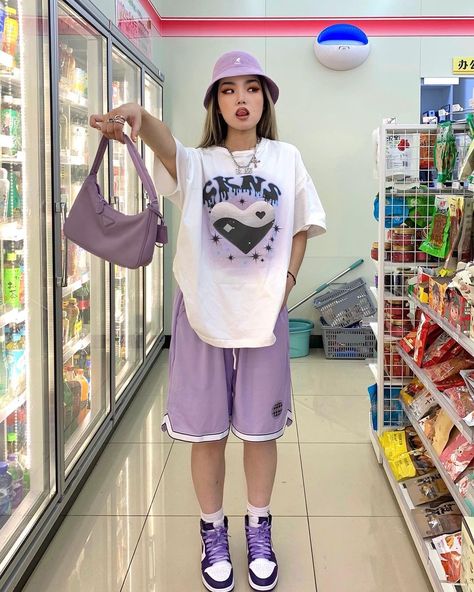 Pakaian Hipster, Modele Fitness, Streetwear Inspo, Tomboy Outfits, Tomboy Style Outfits, Streetwear Fashion Women, Swaggy Outfits, Tomboy Fashion, Teenage Fashion Outfits