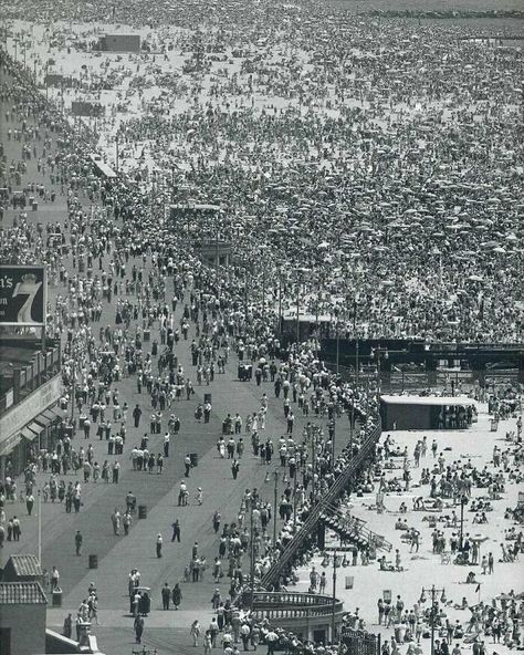 Photo New York, New York Pictures, Parc D'attraction, Historical Images, Vintage New York, Coney Island, Vintage Photography, Historical Photos, Aerial View