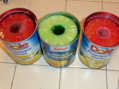 These pineapple Jell-O rings are a Thanksgiving tradition from my husband's side of the family. Despite all the elaborate dishes I make, pineapple Jell-O rings are always the biggest hit with my kids and husband. They are really easy to make. Kids Dinners, Pineapple Jello, Jello Recipe, Pineapple Desserts, Pineapple Rings, Jello Desserts, Creative Snacks, Easy Appetizers, Jello Recipes