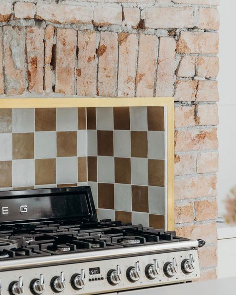 We can't get enough of statement tiles like this stunning checkerboard featuring our Sora Caramel & Sora Bianco. 💫✨   @houseoflita  #SoraCaramel #SoraBianco #StatementTiles #Checkerboardtiles #InteriorDesignInspo #kitcheninspo #kitchentiles #splashbacktiles Checkered Splashback, Checker Backsplash Kitchen, Checkerboard Splashback, Checkered Backsplash, Statement Tiles, Splashback Tiles, Backsplash Kitchen, Kitchen Tiles, Kitchen Backsplash