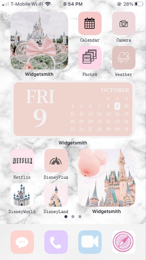 Disney Homescreen Wallpaper, Disney Home Screen Ideas, Disney Princess Homescreen, Disney Phone Layout, Disney Home Screen, Disney Phone Aesthetic, Disney App Icons Aesthetic, Disney Themed Phone Screen, Disney Homescreen