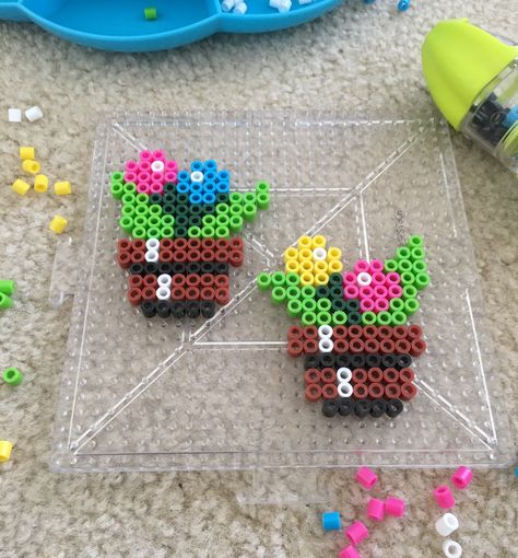 Perler Beads Flower Pot Perler Bead Patterns 5mm, Perler Bead Mothers Day Ideas, Mothers Day Perler Bead Patterns, Mom Perler Beads, Perler Beads Flower Pattern, Hama Bead Flowers, Spring Perler Bead Patterns, Rose Perler Bead Pattern, Character Perler Bead Patterns