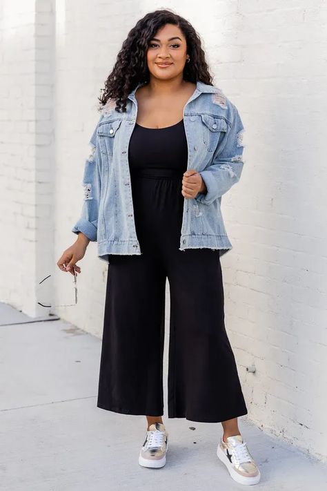 Tshirt Over Jumpsuit, Old Navy Black Jumpsuit Outfit, Wide Leg Jumper Outfit, Jumpsuit With Jacket Outfit, Curvy Jumpsuit Outfit, Linen Overalls Outfit Fall, Jumper Outfit Ideas Jumpsuits, Blazer Jumpsuit Outfit, Romper With Jean Jacket Outfit