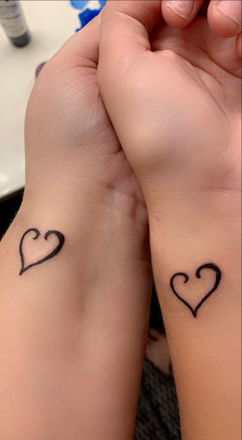 It Ends With Us Heart Tattoo, It Ends With Us Tattoo Ideas, It Ends With Us Heart, Colleen Hoover Tattoo, Ends With Us Tattoo, It Ends With Us Tattoo, Us Tattoo, Tattoos Abstract, Clock Tattoos