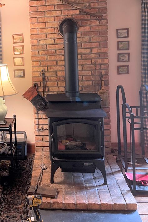 Wood Stove Base Ideas, Woodstoves In Living Rooms, Cottage Wood Stove, Wood Stove Hearth, Metal Stove, Vineyard House, Cottage Woods, Cabin Fireplace, Wood Stove Fireplace