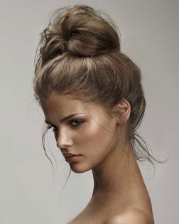 Crazy Bun Lisa Tomaschewsky, High Bun, Messy Buns, Messy Bun Hairstyles, Bun Hair, Messy Hair, Good Hair Day, Good Hair, Hair Envy