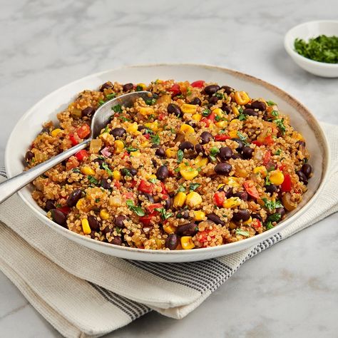 Quinoa Black Bean Recipes, Quinoa And Black Beans, Best Quinoa Recipes, Dinner Meal Plan, Camp Meals, Family Around The Table, Quinoa Recipes Healthy, Black Bean Recipes, Vegetarian Meal Plan