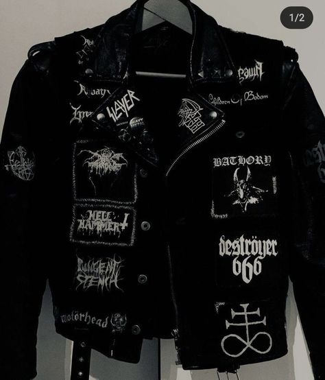 Black Battle Vest, Black Metal Fashion, Diy Goth Clothes, Metalhead Fashion, Punk Leather Jacket, Battle Jackets, Battle Vest, Metal Outfit, Punk Fashion Diy