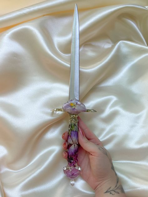 Bug Girl, Fantasy Dagger, Creepy Cute Fashion, Knife Aesthetic, Head Over Heels In Love, Pretty Knives, Purple Pansy, Fantasy Props, Dagger Knife