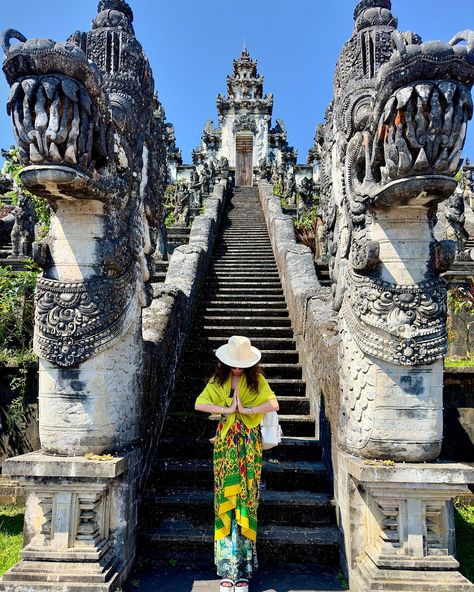 Wonderful place 📍Penataran Agung Lempuyang Temple #temple #penatarandhoho #Lempuyangtemple #lempuyang #baliphoto #amazingbali #templeinbali #indonesia #фотонабали @bali.swing @baliswingsidan @thebaliguideline #бали #Canggu#Uluwatu #RiceTerraces #WaterfallHunting #BaliVibes @inesa_fomina @sania_twister Bali Swing, Bali Temple, Bali Trip, Uluwatu Bali, Rice Terraces, Bali Travel, Wonderful Places, Bali, Temple