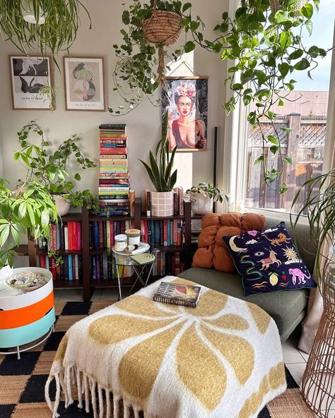 Vintage Maximalist Decor, Lots Of Plants, Decor 2024, Maximalist Decor, Apartment Decor Inspiration, Apartment Inspiration, Living Room Inspo, Dream Rooms, Dream House Decor