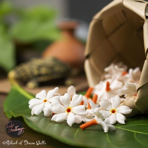 I felt so happy when i made this flower with clay and i am the 1st person who made this flower with clay in the world.... Wallputty Crafts, Beautiful Insects, Indian Mythology, Clay Crafts Air Dry, How To Make Clay, Clay Work, Clay Flower, Origami Crafts Diy, Blouse Casual