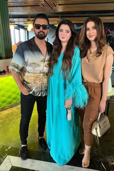 Atif Aslam Sara Bharwana, Atif Aslam Wife, Loving Marriage, Atif Aslam, Pakistani Fancy Dresses, A Daughter, Love And Marriage, Fancy Dresses, Pakistan