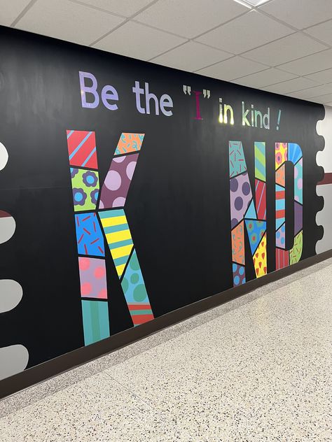 Hallway Murals School, School Wide Mural, Easy Wall Murals For School, Student Mural Ideas, Teacher Mural Ideas, Kindness Wall Ideas, Selfie Wall Ideas For School, Elementary School Wall Art Ideas, High School Wall Murals