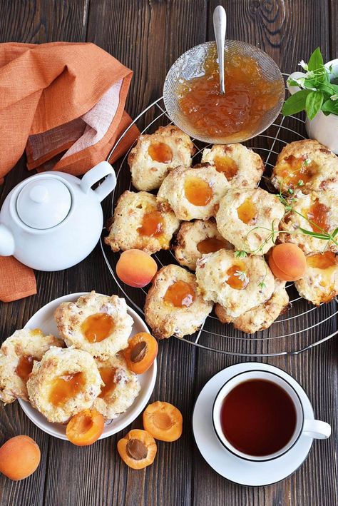 Delicious and Healthy Recipes that Easy to Cook Apricot Muffins Recipe, Apricot Scones, Apricot Bread, Apricot Muffins, Scones And Jam, Dried Apricot, Quick Bread Recipes Easy, Apricot Recipes, White Chocolate Chip