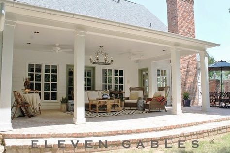 Farmhouse Patio Doors, Cottage Patio, Porch Kits, Farmhouse Patio, Building A Porch, Porch Columns, Casa Exterior, House With Porch, Brick Patios