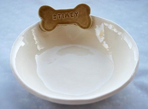 Clay Handbuilding, Custom Dog Bowls, Handmade Bowls, Personalized Dog Bowls, Cake Stand Ceramic, Dog Room, Puppy Bowls, Clay Crafts Air Dry, Clay Bowl