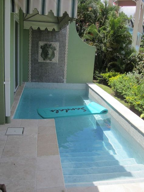 Ideas For Small Yards, Moderne Pools, Backyard Ideas For Small Yards, Plunge Pools, Luxury Swimming Pools, Small Yards, Small Swimming Pools, Mini Pool, Cool Swimming Pools